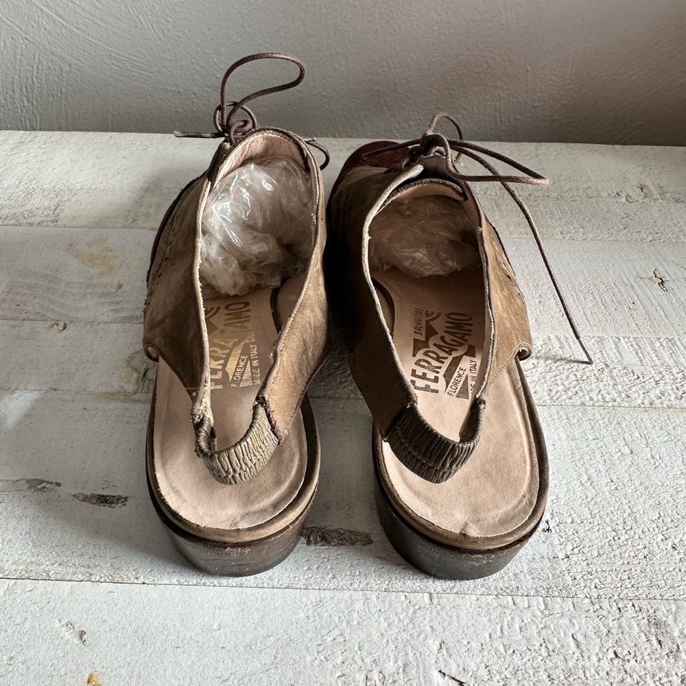 Salvatore Ferragamo Two Tone Wing Tip Vintage Suede Slingbacks sz: 8 - Picture 4 of 10
